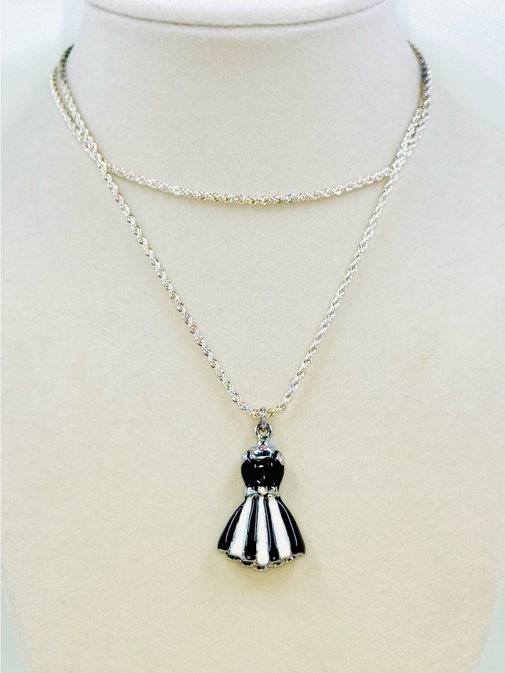 Sterling Silver 26โ Rope Chain Necklace with Black & White Dress Pendant